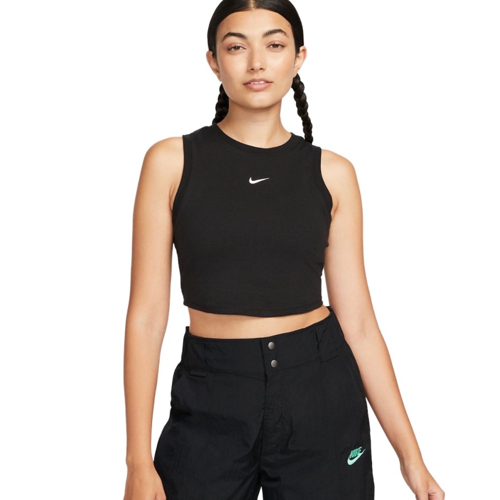 Women's Nike Sportswear Essentials
Ribbed Cropped Tank Top